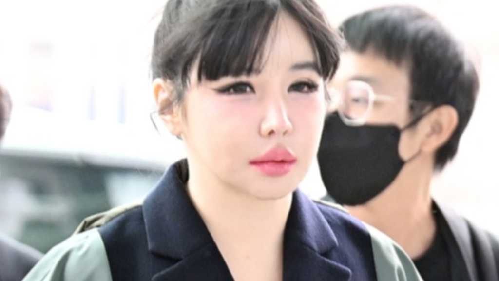 2NE1のBOM、健康上の理由で活動中断「回復に専念…3人のメンバーを応援してほしい」