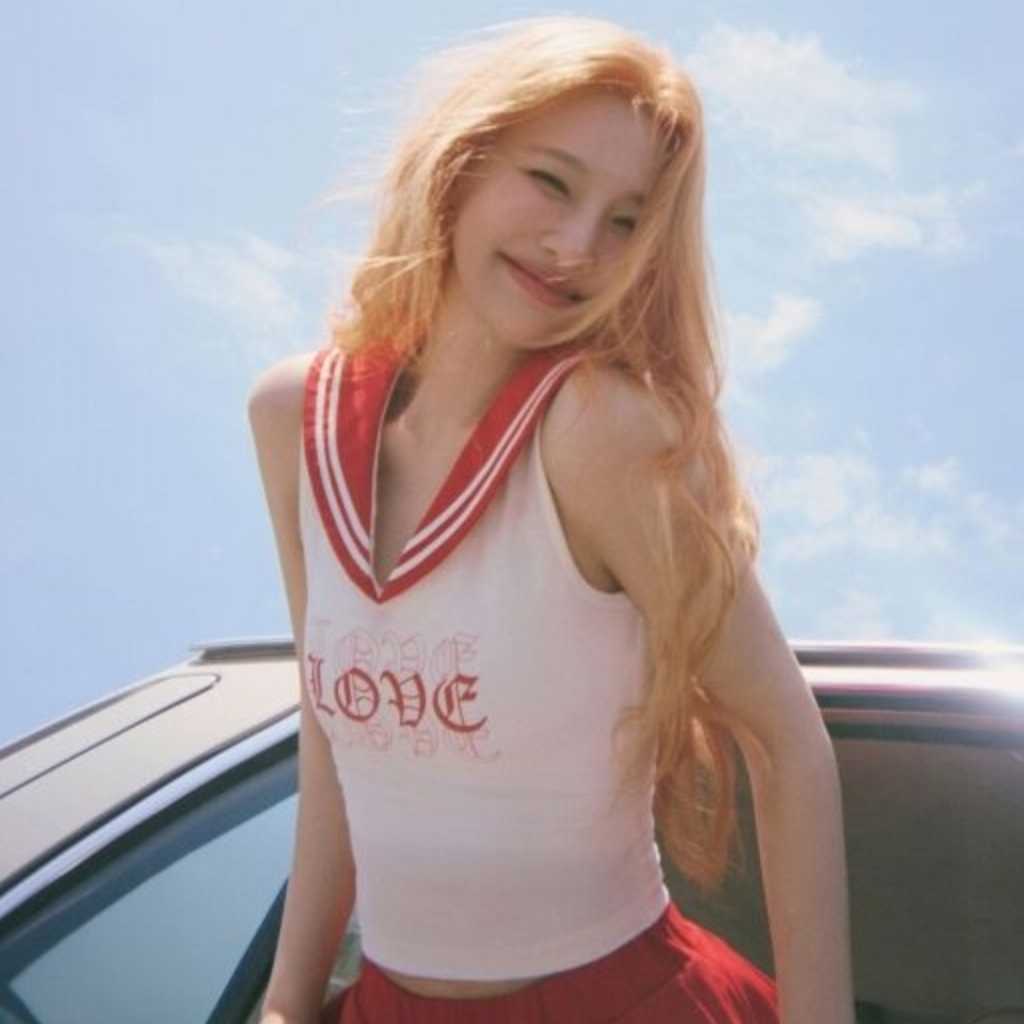 Red Velvet ジョイ、1stミニアルバム「From JOY, with Love」発売日に生配信でファンと交流