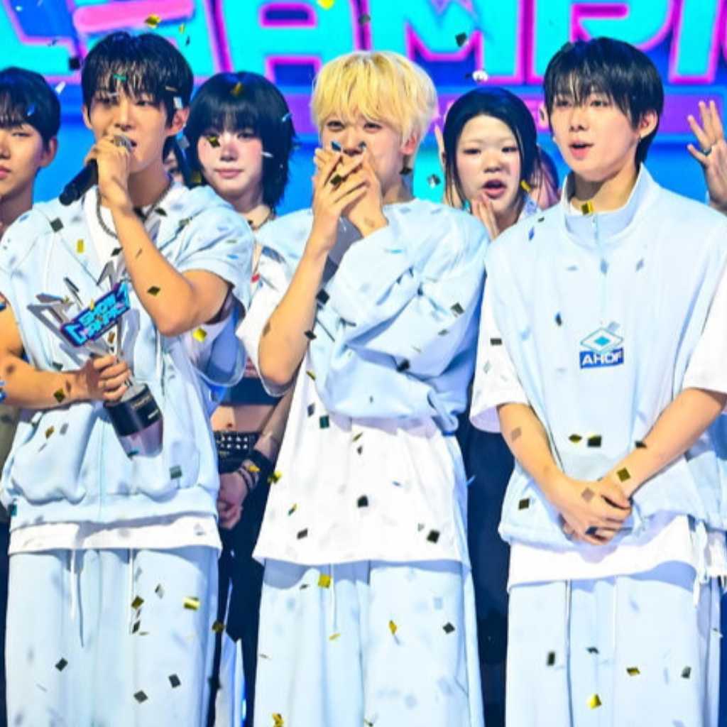 【PHOTO】AHOF、7/15放送の「SHOW CHAMPION」で1位を獲得！
