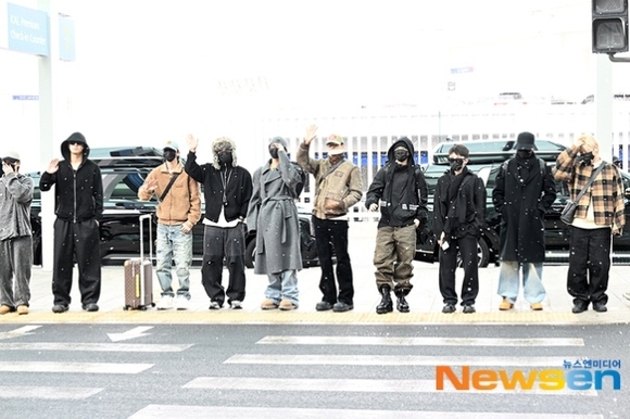 PHOTO】SEVENTEEN、ワールドツアーのためインドネシアへ出国（動画あり