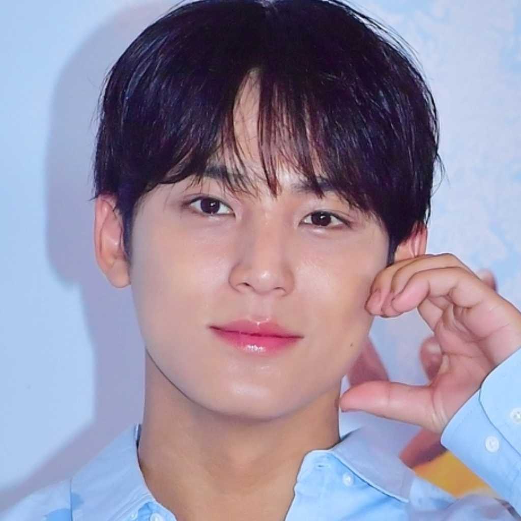 【PHOTO】SEVENTEEN ミンギュ、チョコレートバー「スニッカーズ」のイベントに出席