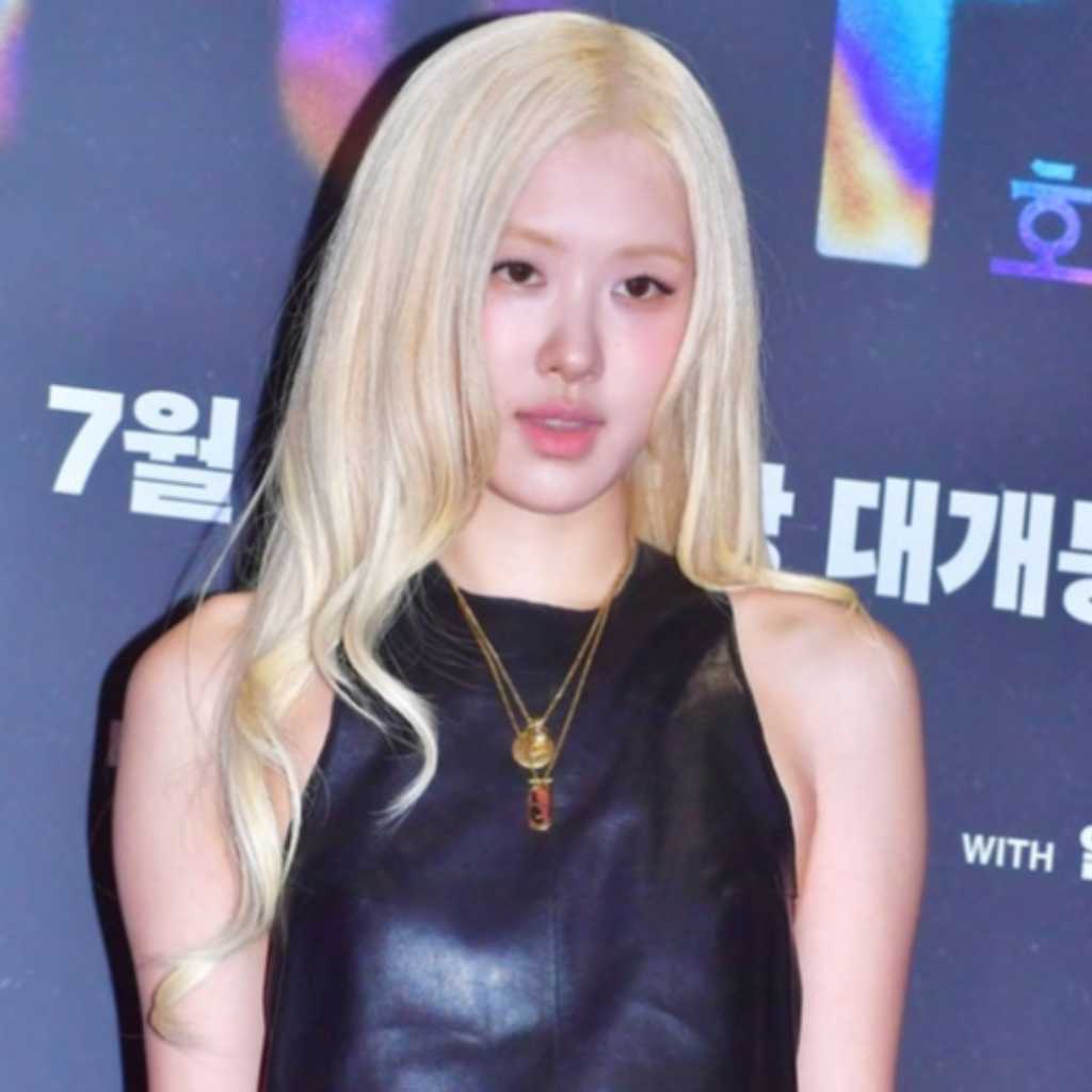 BLACKPINK ロゼ、10周年記念イベントをめぐる議論うけ…ファンに謝罪「寂しい思いをさせて心が重い」
