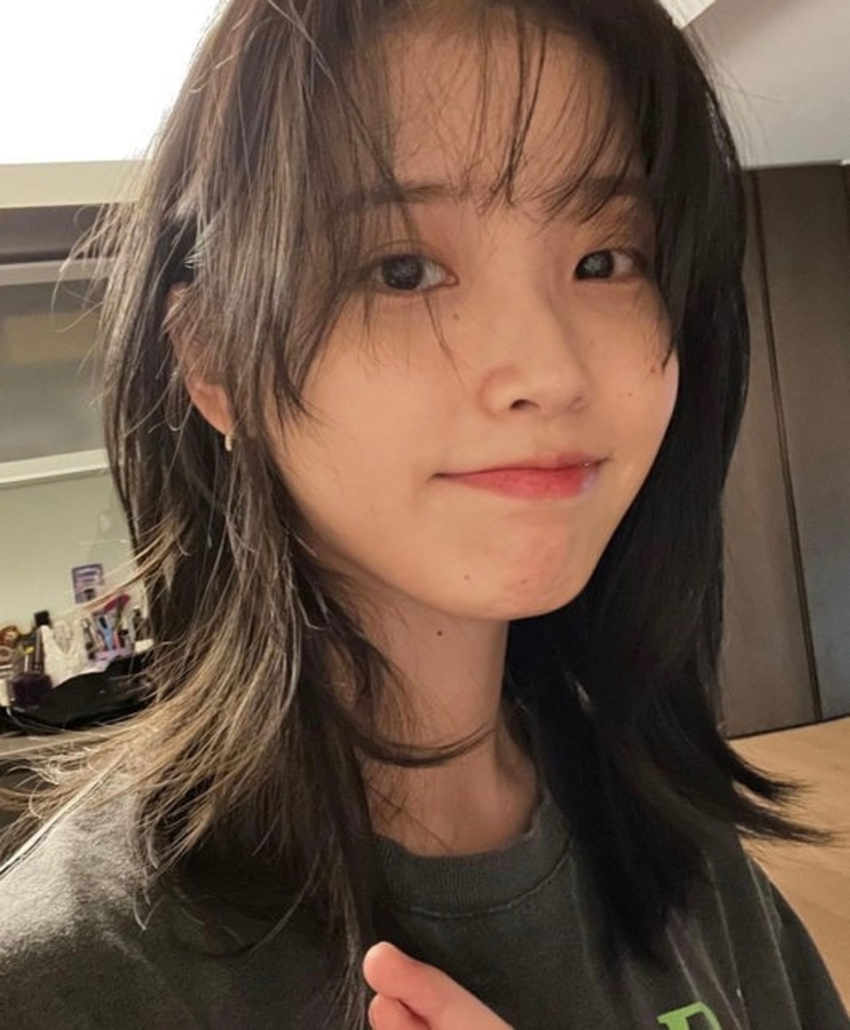 Iu 短くなった新ヘアスタイルを披露 爽やかなイメージチェンジが話題 Kstyle