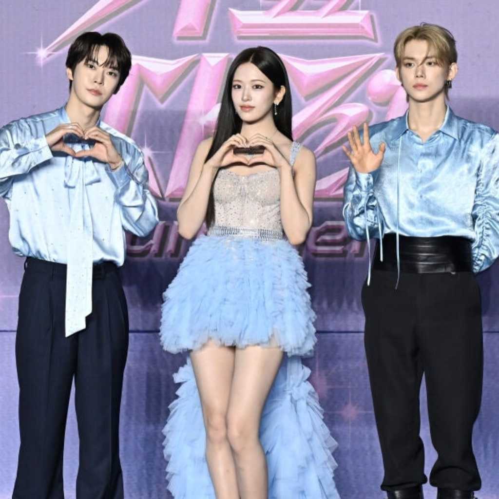 【PHOTO】NCT ドヨン＆IVE ユジン＆TXT ヨンジュン「2025 SBS歌謡大典 Summer」ブルーカーペットに登場