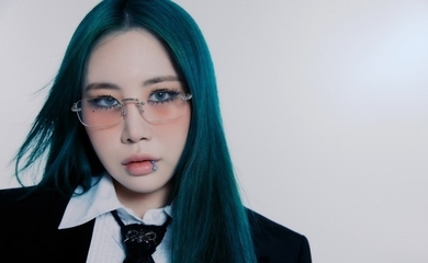 ジェイミー、10月31日に新曲「Bad Luck」リリース決定…予告イメージで青緑色のヘアに変身
