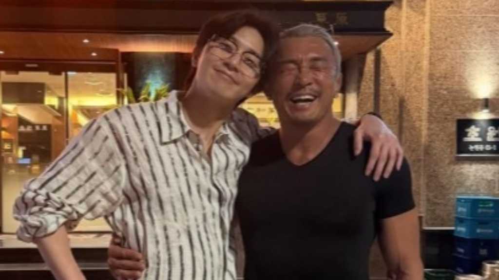 秋山成勲、パク・ソジュンとのツーショットを公開「僕より男らしかった」
