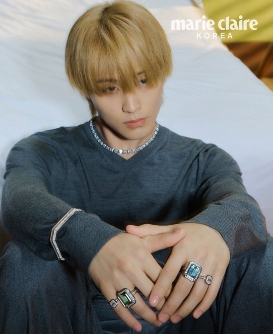 NCT マーク、高級ジュエリーを身に着け…グラビアで魅惑的な