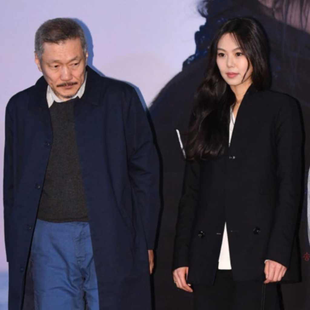 “婚外子を出産”キム・ミニ＆ホン・サンス監督、息子と一緒に空港へ…目撃談が拡散