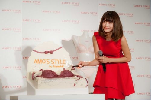 ヨンア 特別な日に選ぶ下着の色は Amo S Styleコラボ商品発表会に登場 Kstyle