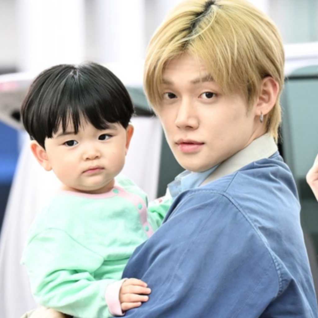 【PHOTO】TXT ヨンジュン、番組で共演したユジュンくんを抱いて空港に！メンバーも見送り（動画あり）