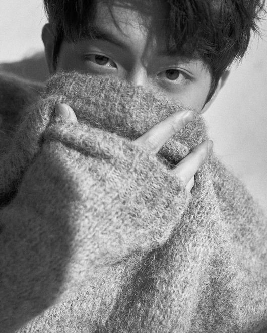 ナム ジュヒョク カメラを見つめる瞳に胸キュン 近況写真が話題 Kstyle