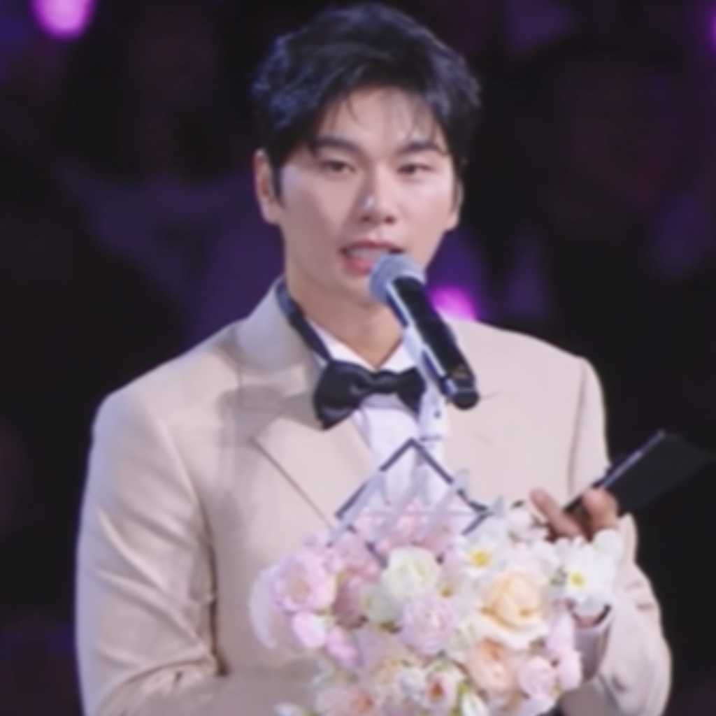 イ・イギョン、私生活に関する議論後…公の場で初めて言及「必ず犯人を捕まえる」