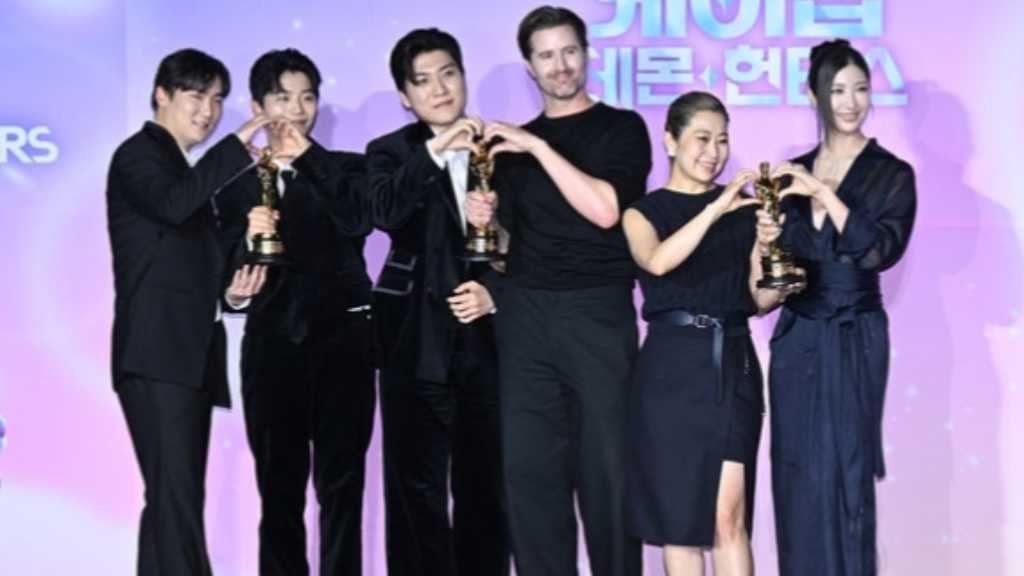 【PHOTO】元SM練習生のEJAEら、Netflix「KPOPガールズ！ デーモン・ハンターズ」アカデミー賞受賞記念の記者懇談会に出席