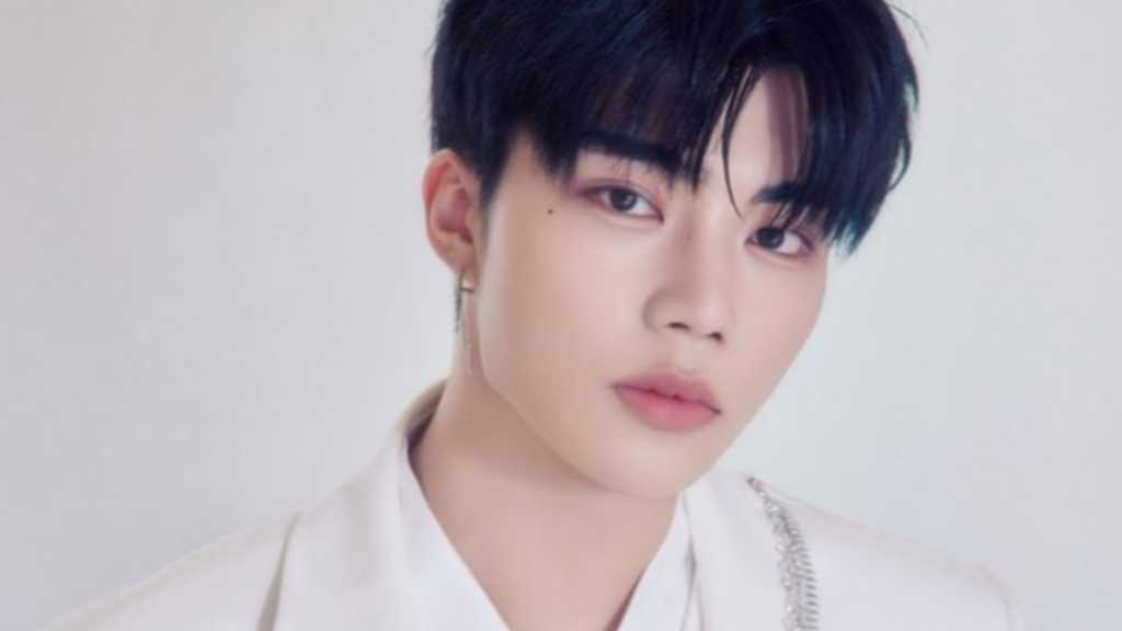 ZEROBASEONE ソク・マシュー＆パク・ゴヌク、WAKEONEと専属契約を締結…今後の活躍に期待