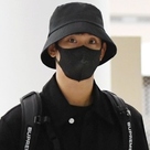 【PHOTO】キム・スヒョン、日本ファンミーティングを終えて帰国…黒コーデで登場(動画あり)