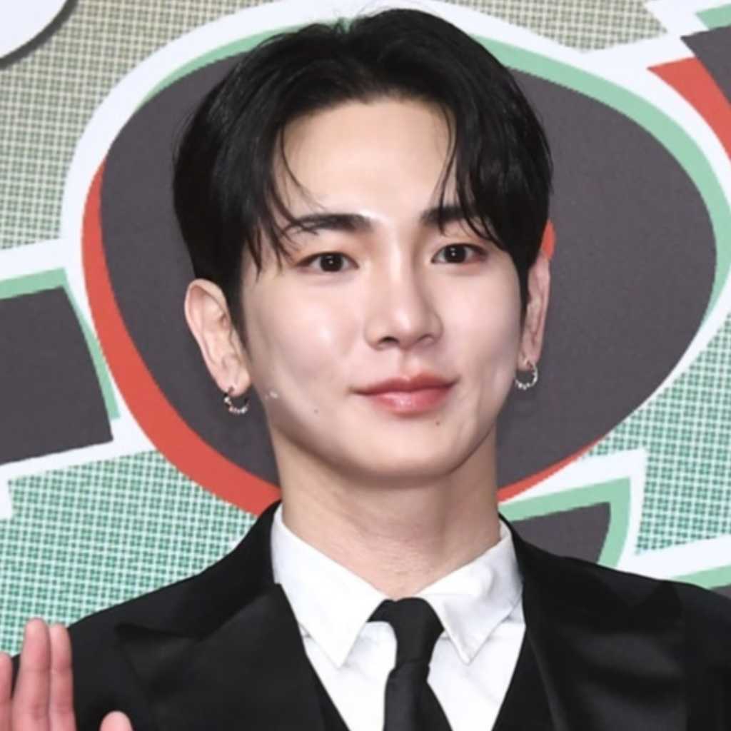 SHINee キー、活動自粛へ…渦中の“注射おばさん”との関係にSMが公式コメント