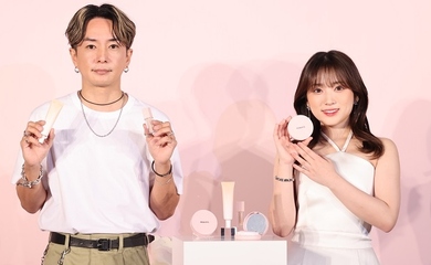 矢吹奈子、韓国コスメブランド「PEACH C」大人かわいいメイク＆ドレスで新製品発表会に登場！（動画あり）