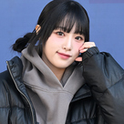 【PHOTO】IZ*ONE出身チェ・イェナ、ラジオ出演のため放送局へ…可愛らしい笑顔(動画あり)