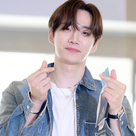 【PHOTO】2PM ジュノ、日本コンサートのため出国…王子様のようなビジュアル(動画あり)