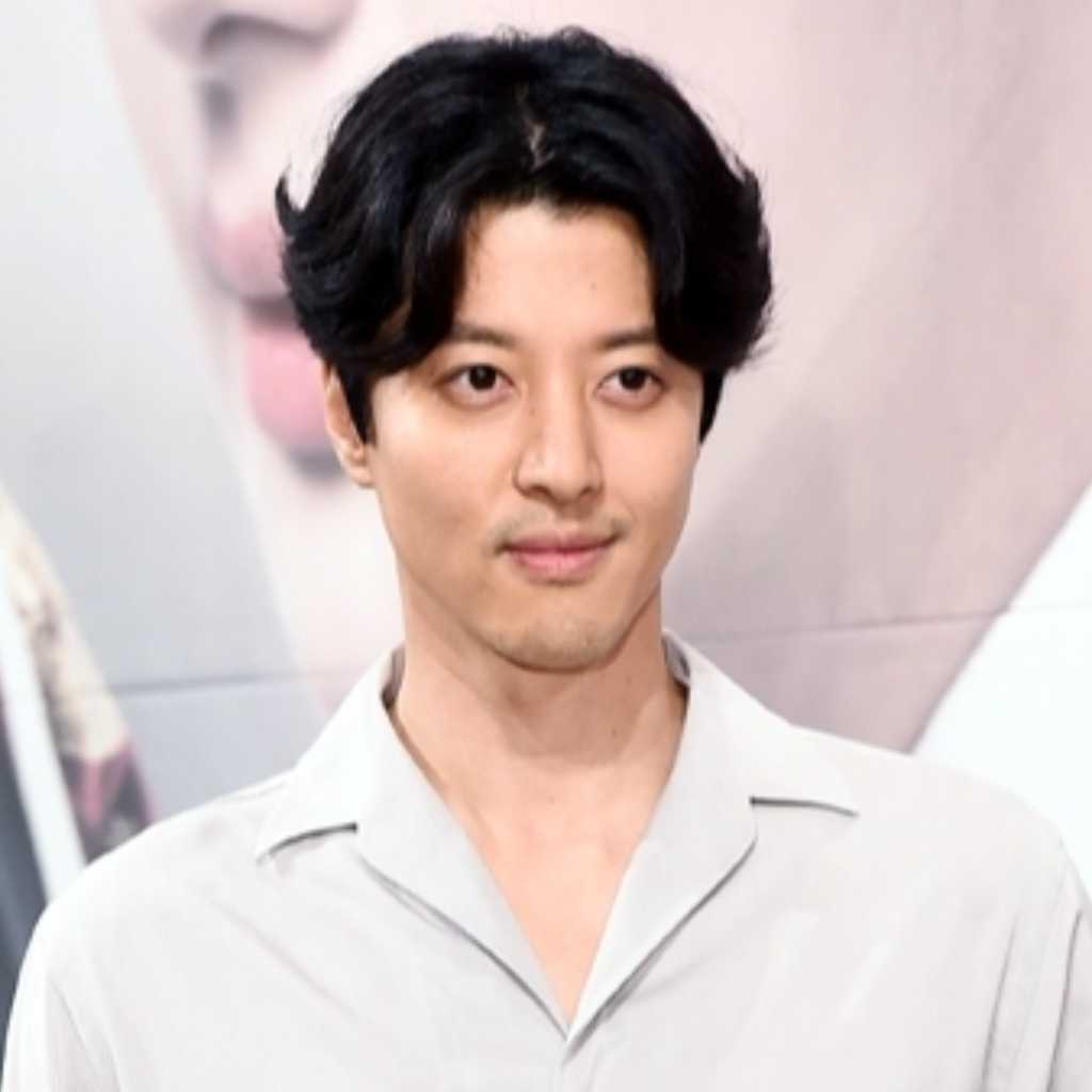 イ・ドンゴン、開店したカフェが繁盛も…近隣店舗から苦情「夜まで続く工事で眠れなかった」
