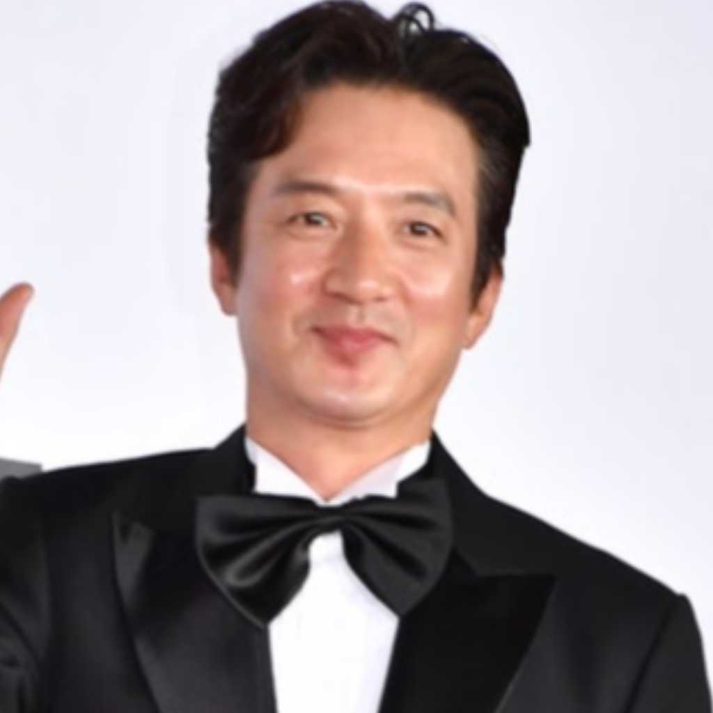 【PHOTO】チョン・ジュノからイ・スヒョク、ハ・ジョンウまで「釜山国際映画祭」開幕式のレッドカーペットに登場（動画あり）