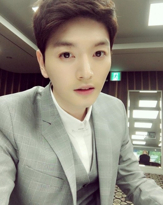 除隊 超新星 ソンジェ イケメンのビジュアルを誇るセルフショット公開 ファンに挨拶 I M Back Kstyle