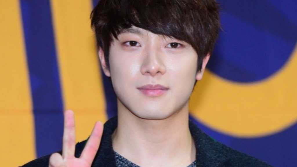 “公演中に失神”FTISLAND チェ・ミンファン、ファンに近況を明かす「驚かせて申し訳ない」