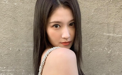 Twice サナ 大胆に背中を露出 セクシーなドレス姿で美ボディをアピール Kstyle