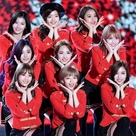【PHOTO】TWICE「2016 APAN STAR AWARDS」授賞式でステージ披露“9輪の赤い花”