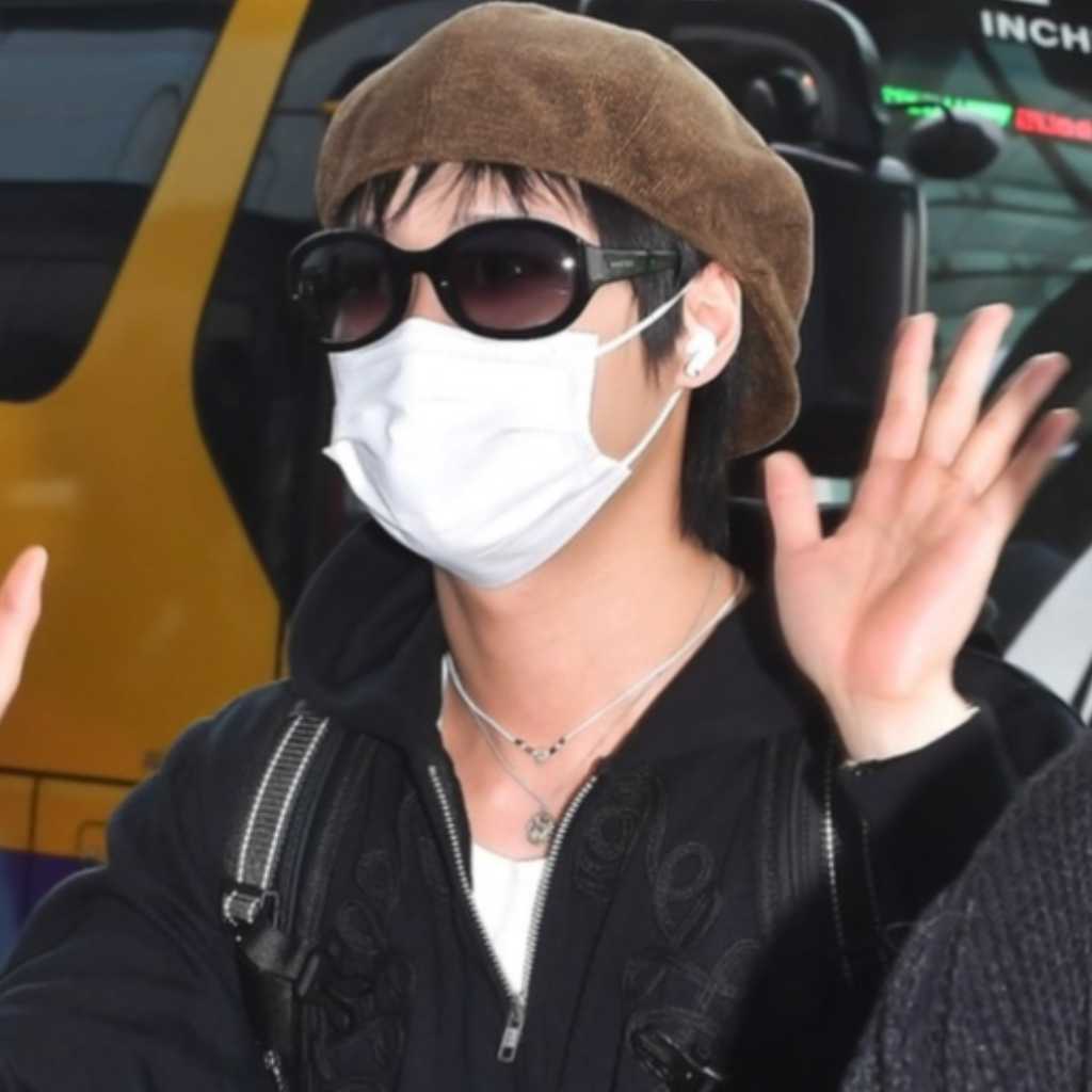 【PHOTO】チョ・スンヨン、海外スケジュールのため出国（動画あり）