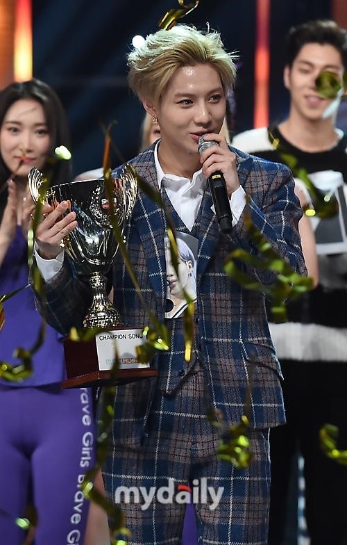 Photo Shinee テミン 3 2放送 Show Champion で1位を獲得 人気を証明 Kstyle