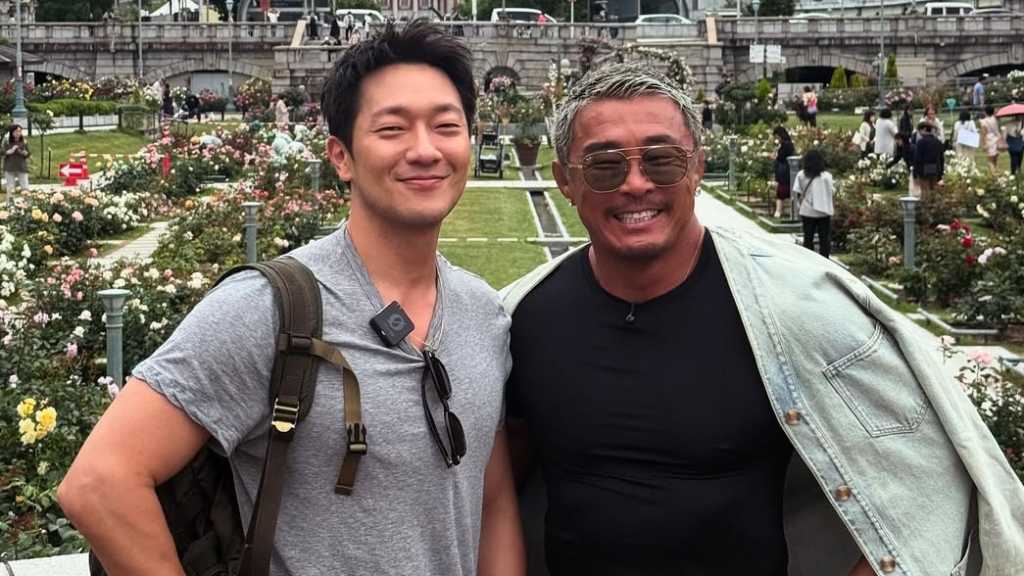 秋山成勲、大阪でソン・ソックと2ショット！高架下でじゃんけん対決も