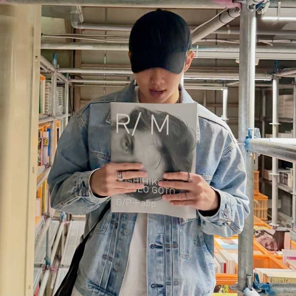 BTSのRM、京都に続き東京でも！美術館や喫茶店で撮った近況ショットが話題に