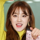 【PHOTO】(G)I-DLE ウギ、スケジュールのため中国へ出国…キュートなライオンポーズで挨拶（動画あり）