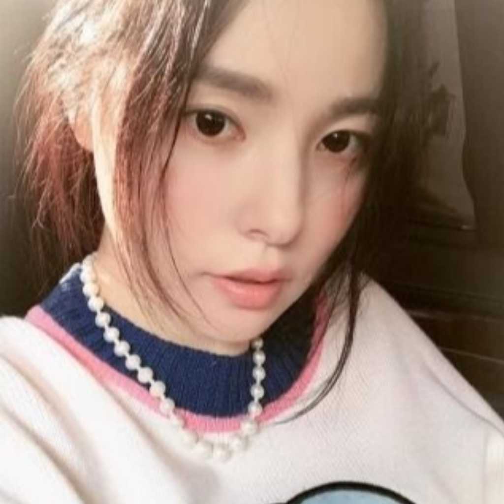ミン・ヒョリン、少しふっくら？夫BIGBANGのSOLと共に結婚式に出席…一部では妊娠説も