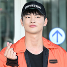 【PHOTO】ソ・イングク＆チョン・ソミンら「トロント国際映画祭」に出席するためカナダヘ出国（動画あり）