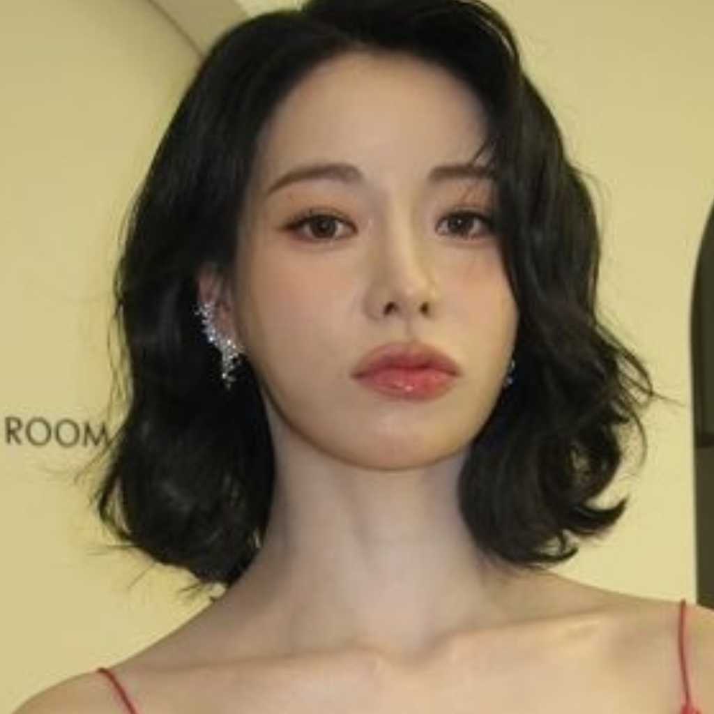 イム・ジヨン、魅力的なドレス姿…女神のようなビジュアルにファンからも絶賛の声