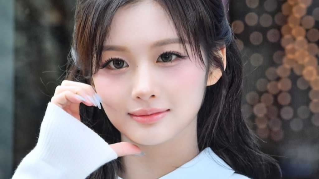 【PHOTO】NMIXX ソリュン、ティーブランド「CHAGEE」のイベントに出席