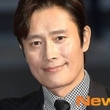 イ・ビョンホン、友人キム・ナムギルからの差し入れに喜び…親交をアピール「ありがとう」