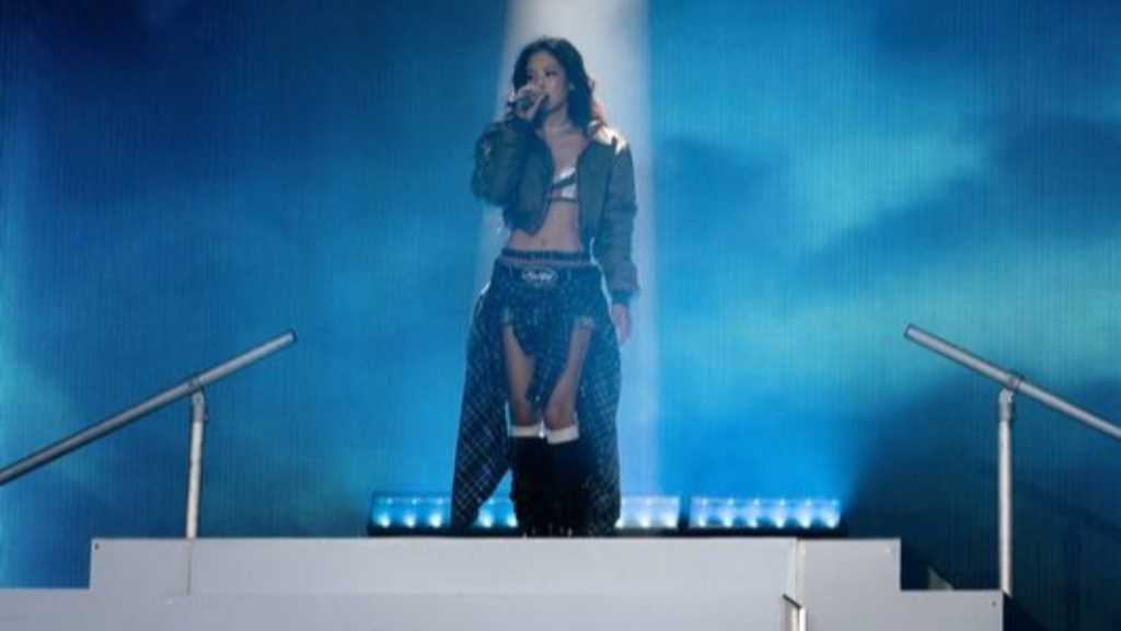 BLACKPINK ジェニー、未公開の新曲を初披露！米ニューヨークの音楽フェスで観客を魅了