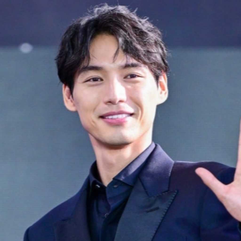 【PHOTO】福士蒼汰&ハン・ニンらが韓国へ!映画「花臉猫:修羅道」舞台挨拶に出席