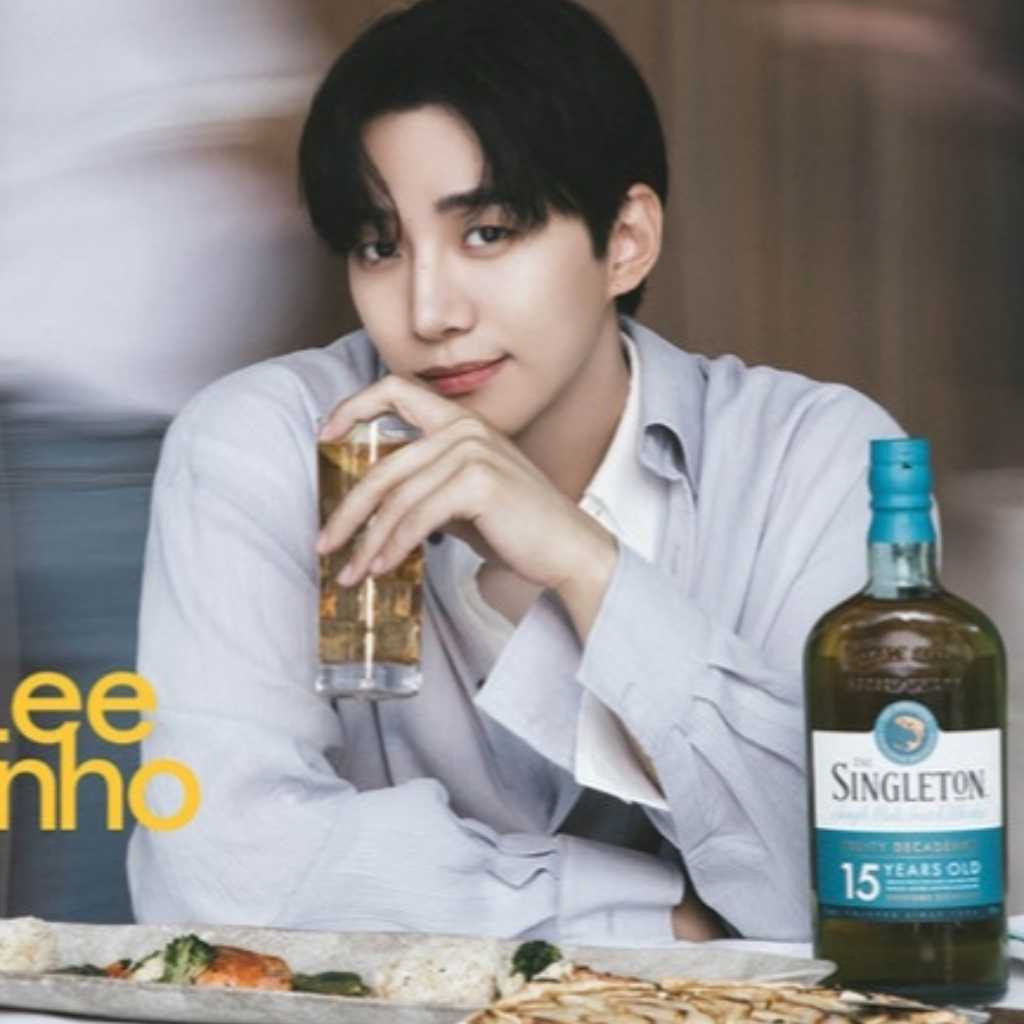 2PM ジュノ、ウイスキーを片手に撮影したグラビアが公開…一緒に飲みたい意外な相手も明かす
