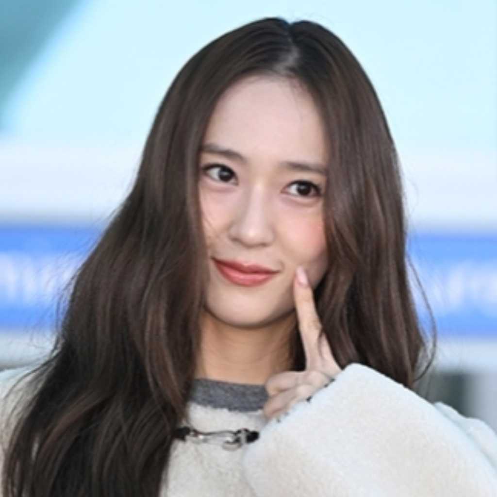【PHOTO】f(x) クリスタル、ファッションウィークに出席するためフランスへ出国