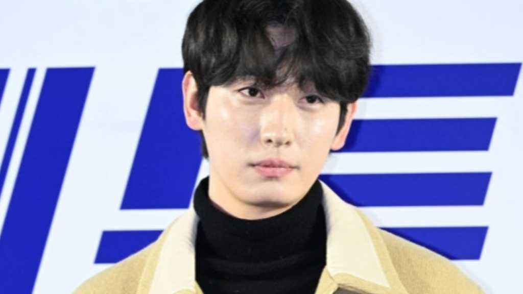 ユン・バク、結婚から2年でパパに！妻キム・スビンの第1子妊娠を発表