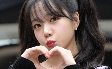 【PHOTO】IZ*ONE出身チョ・ユリ＆DAWNら「ミュージックバンク」収録のため放送局へ（動画あり）