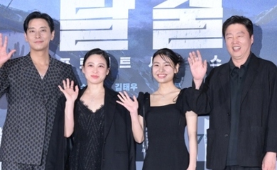 映画「プロジェクト・サイレンス」出演者から監督まで、イ・ソンギュンさんへの思いを明かす“一緒に登壇したかった”