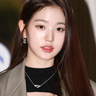 【PHOTO】IVE ウォニョン、海外スケジュールのためフランスへ出国…抜群のスタイルに驚き(動画あり)