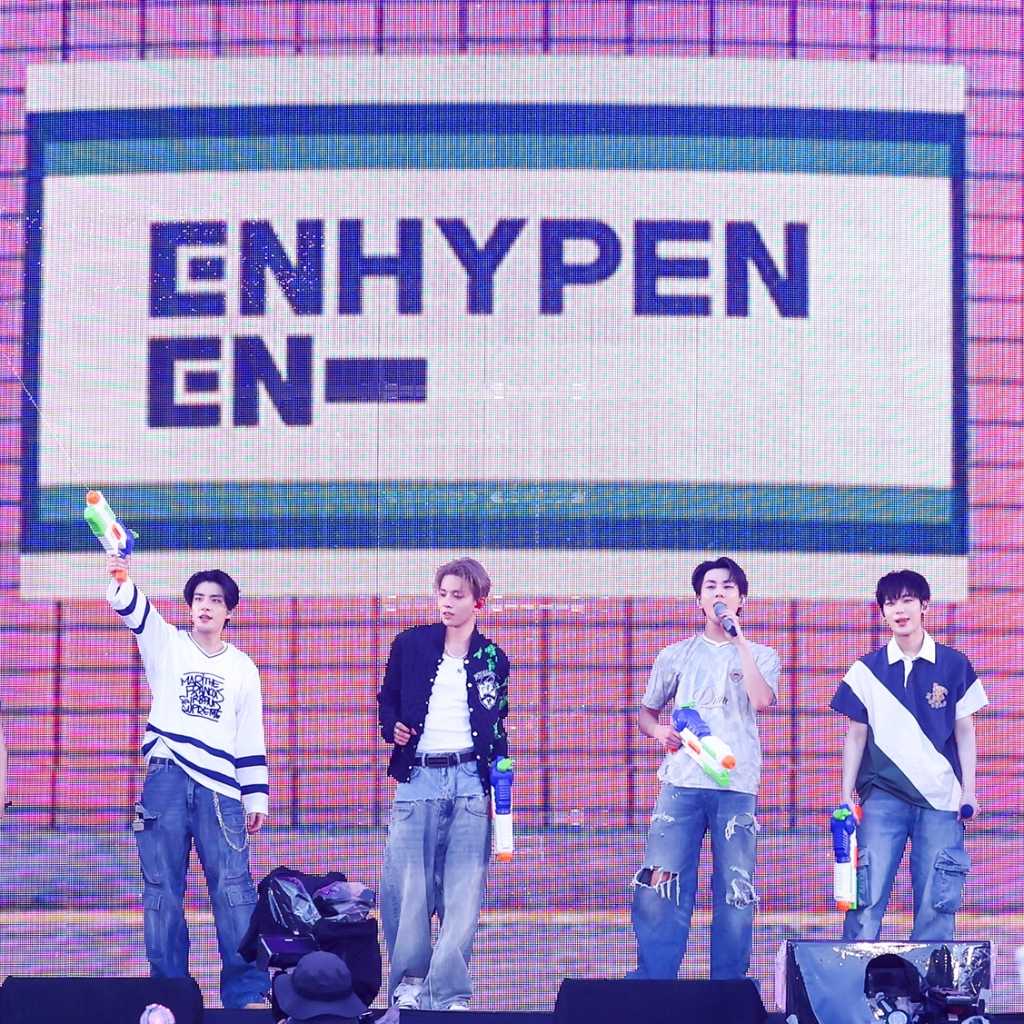 【REPORT】ENHYPEN、猛暑日にファンと水遊び＆熱唱！初の日本スタジアムツアーを盛況裏に終了