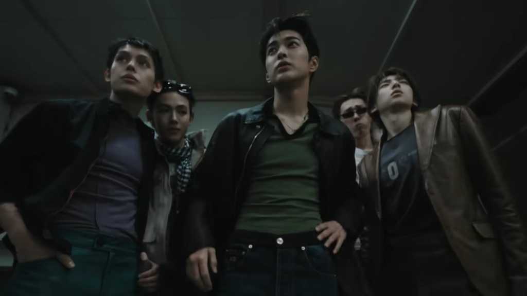 CORTIS、タイトル曲「REDRED」MVを先行公開！中毒性のあるメロディーに注目