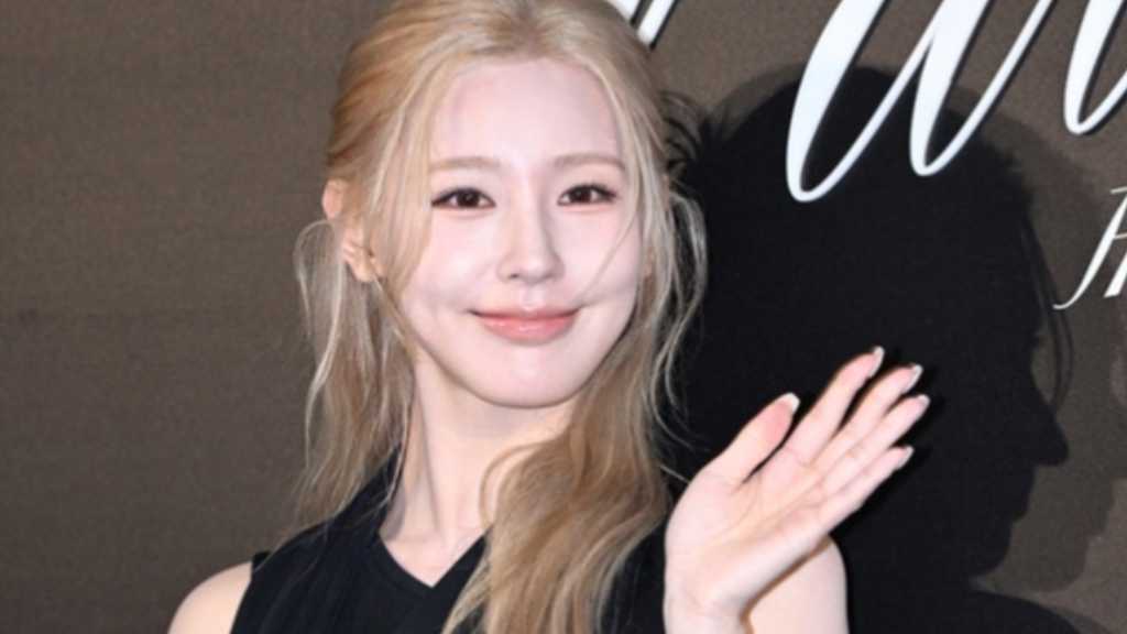 【PHOTO】i-dle ミヨン&チョン・ソミンら、ブランド「AMI PARIS」のイベントに出席